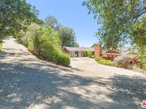 15739 Mulholland Pl, Los Angeles, CA 90049