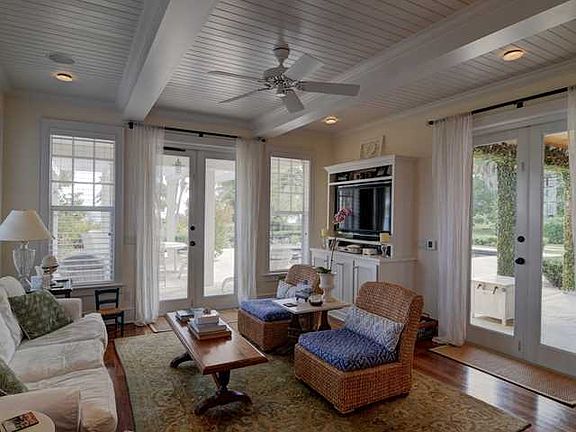 5th image of 2419 S Indian River Dr