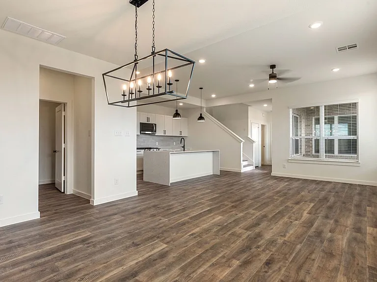 1864 N Dry Cherry Ln — Photo 2