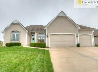 2625 SW Wintergarden Dr, Lees Summit, MO 64081
