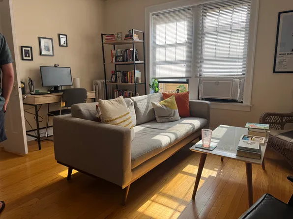 4613 N Winchester Ave #1, Chicago, IL 60640