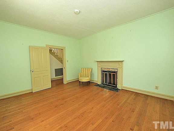 4th image of 414 W King St