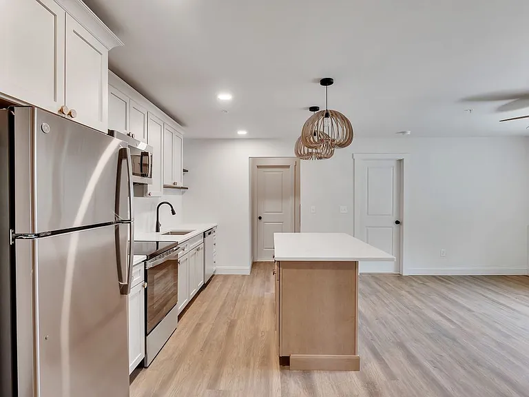 36 Pawling Ave #202 — Photo 9