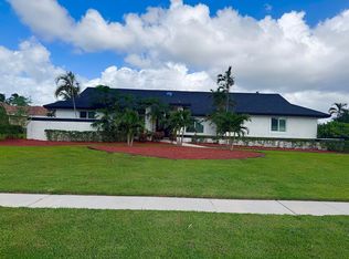 15580 Meadow Wood Dr, Wellington, FL 33414