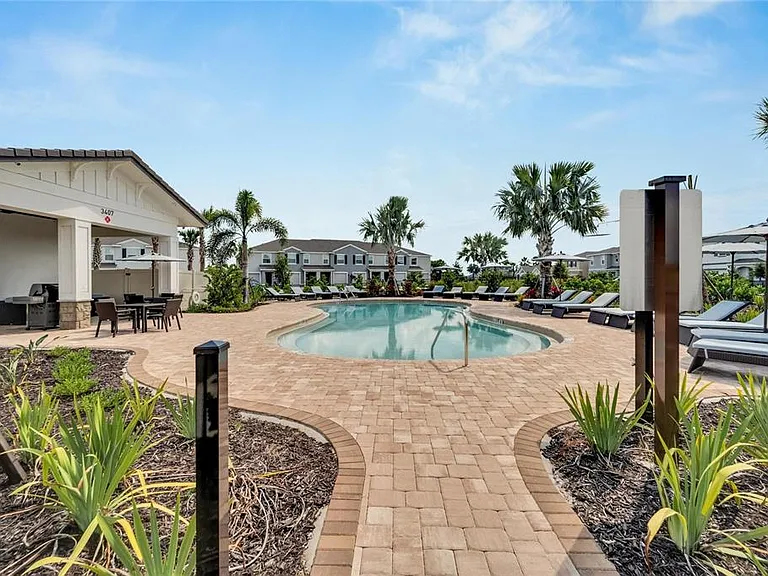17444 Crescent Moon Loop — Photo 34