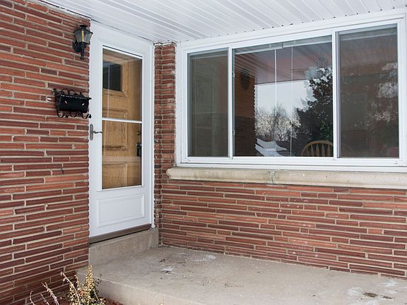 2nd image of 1226 Menomonee Ave