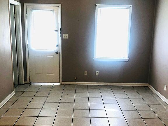 5th image of 4236 Fairwood Dr