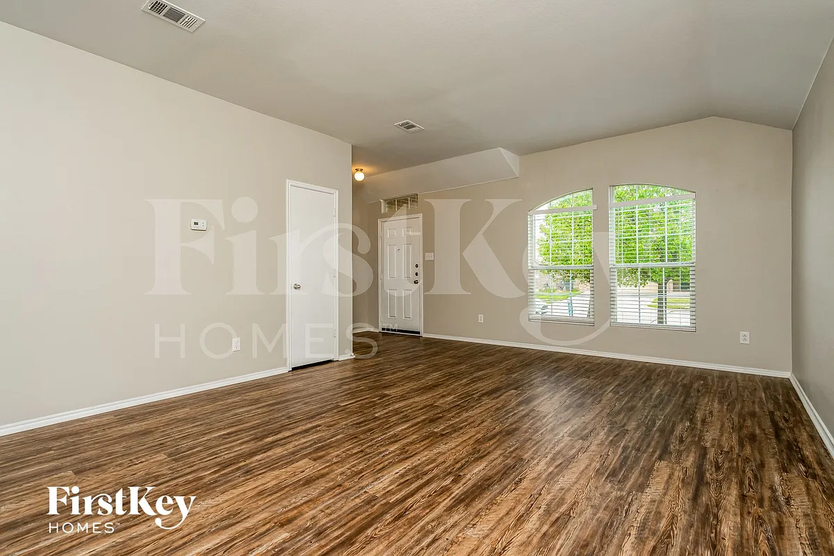 Building Photo - 3908 Windy Point Dr
