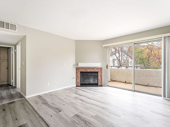 4th image of 3101 Casey Dr Unit 202