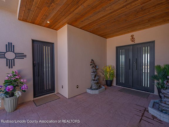 3rd image of 136 Moon Dance Rdg