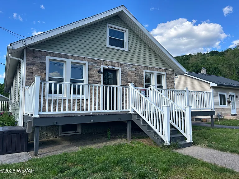 1820 Blanchard Ave — Photo 1