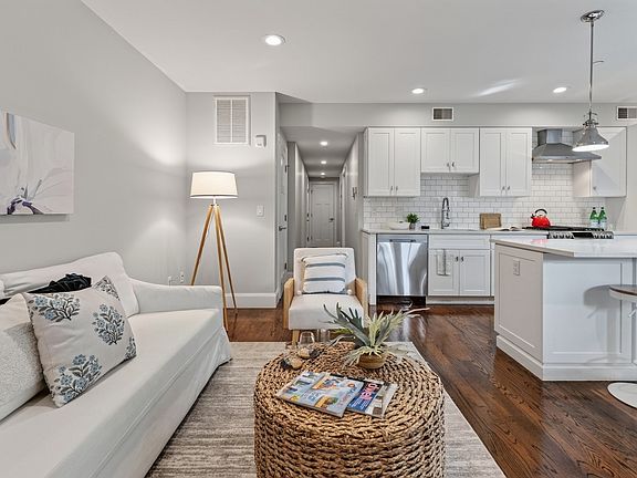 4th image of 52R River St #2