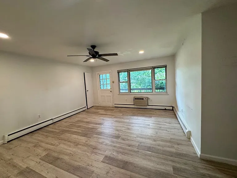 55 Gill Ln #58 — Photo 8