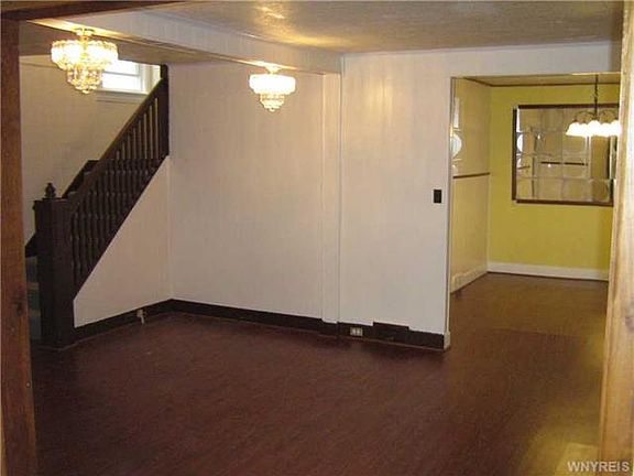 3rd image of 100 Harriet Ave