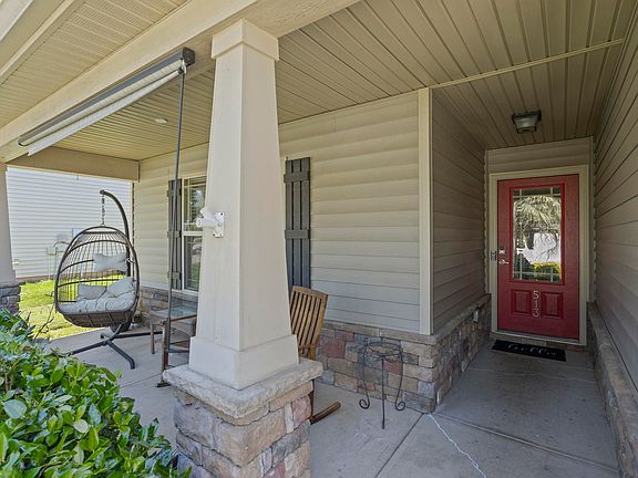 2nd image of 513 Millervale Rd