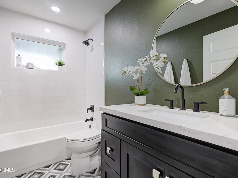 4235 N 35th Way — Photo 23