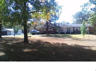 1755 Yellow Rock Rd, De Soto, MO 63020