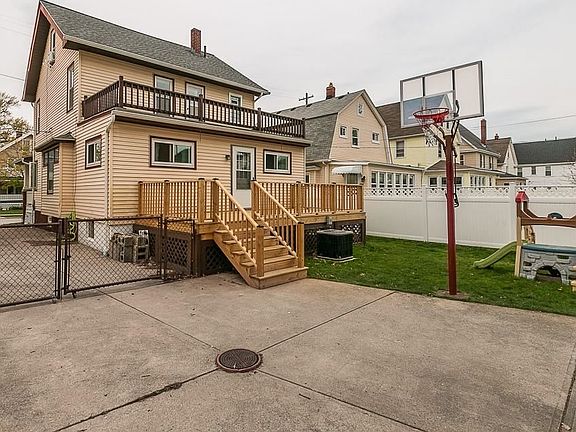 4th image of 1555 Orchard Grove Ave