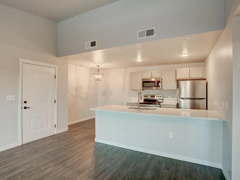 1420 Maple Grove Apartments — Photo 38