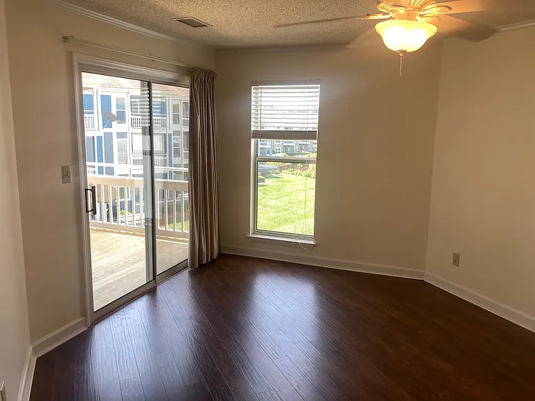 1044 Southwest Dr — Photo 10
