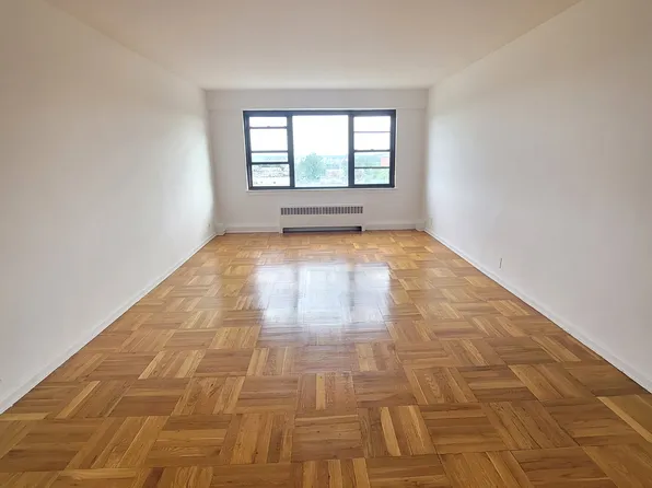 (undisclosed Address), New Rochelle, NY 10805