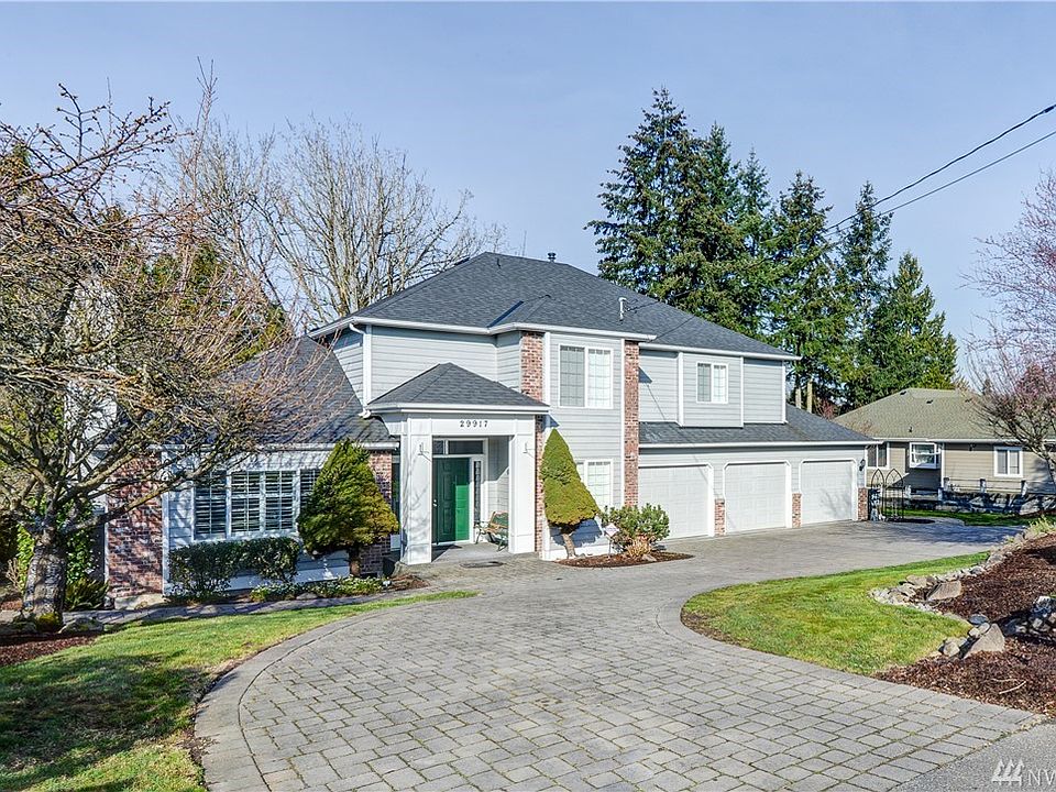 Welcome home!! Gorgeous front view from the south east of home. 
