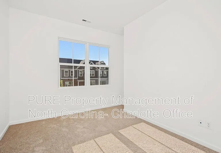 2420 Whitewing Ln — Photo 10