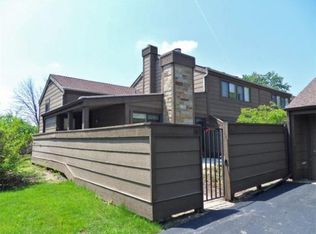 148 Aberdeen Ct, Geneva, IL 60134