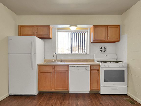 5th image of 7707 Lindbergh Dr APT B