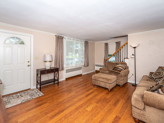 5th image of 239 W Vine St