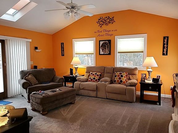5th image of 137 Lilac Dr