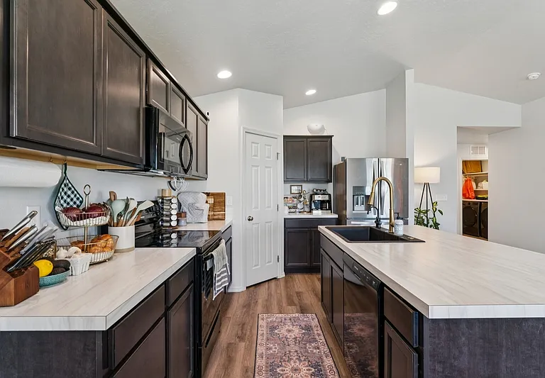 8316 E Conant St — Photo 12