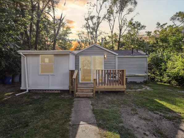 2831 Collins St, Rockford, IL 61109