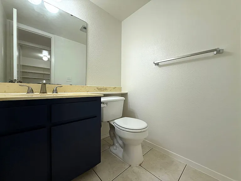 900 W Village Ln — Photo 9