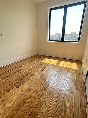 4th image of 1603 Lincoln Pl #4B