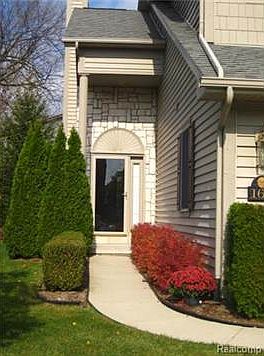 2nd image of 168 Stratford Ln #1