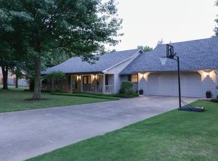 17 W 26th Cir, Fayetteville, AR 72701