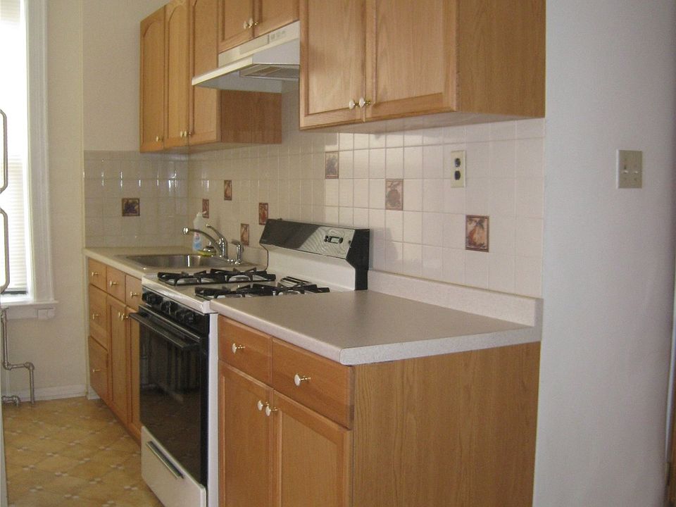 1st image of 2259 43rd St
