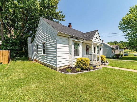 2nd image of 1306 Fort Manor Dr