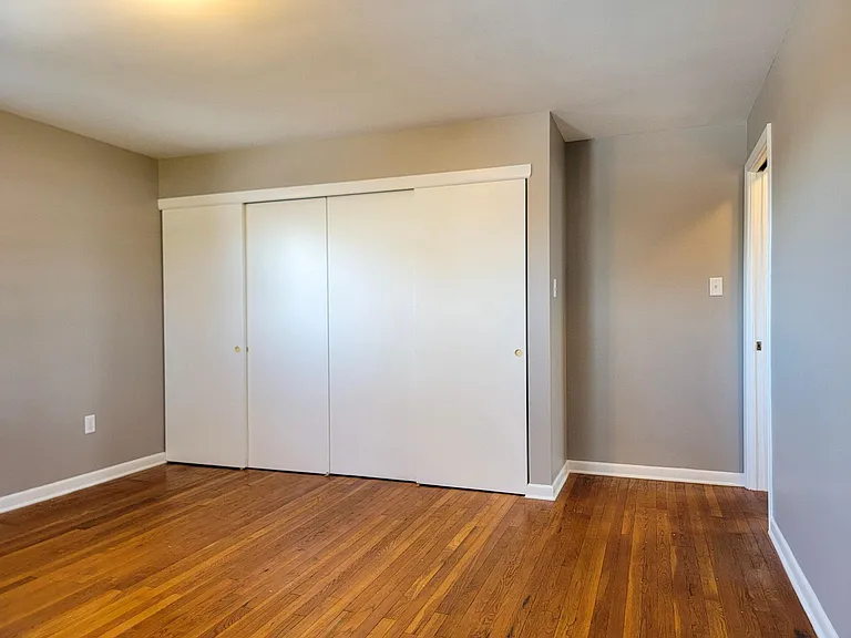1523 Hollywood Ave — Photo 11