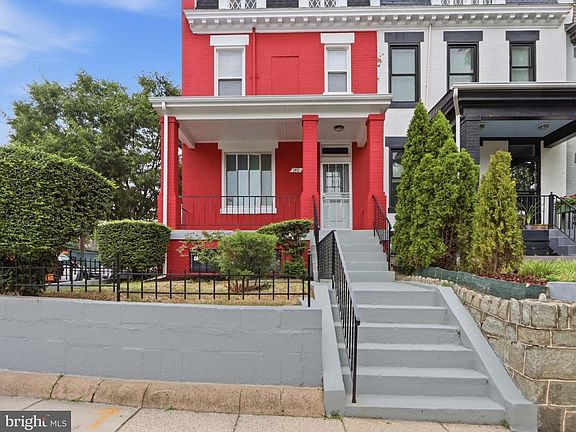 3rd image of 140 U St NE