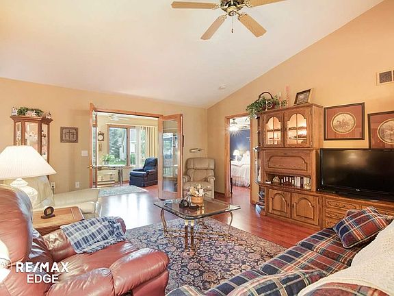 3rd image of 9396 Rayna Dr