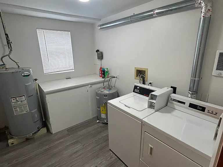 1128 Western Ave #1B — Photo 10