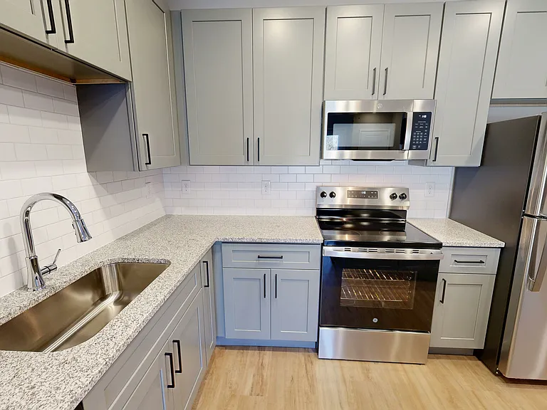 Remington Lake Apartments — Photo 30
