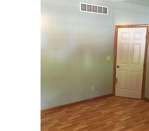 5th image of 711 Saddlebrook Dr