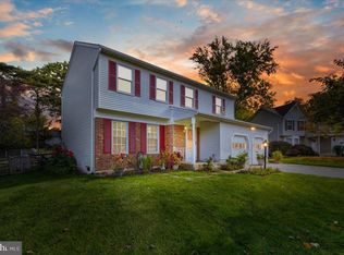 128 Briarwood Ct, Sterling, VA 20164