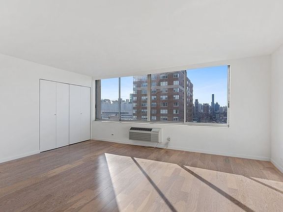4th image of 353 E 72nd St APT 31C