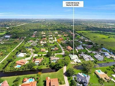 3rd image of 11870 Acorn Dr