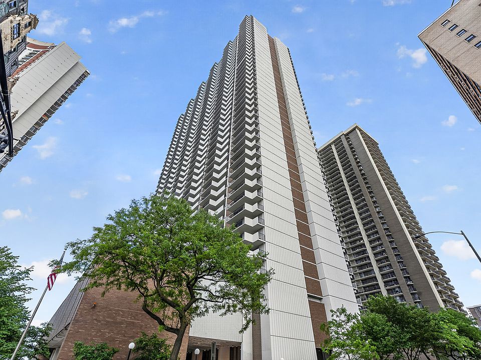 1st image of 6033 N Sheridan Rd APT 28D