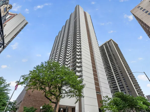 6033 N Sheridan Rd APT 28D, Chicago, IL 60660